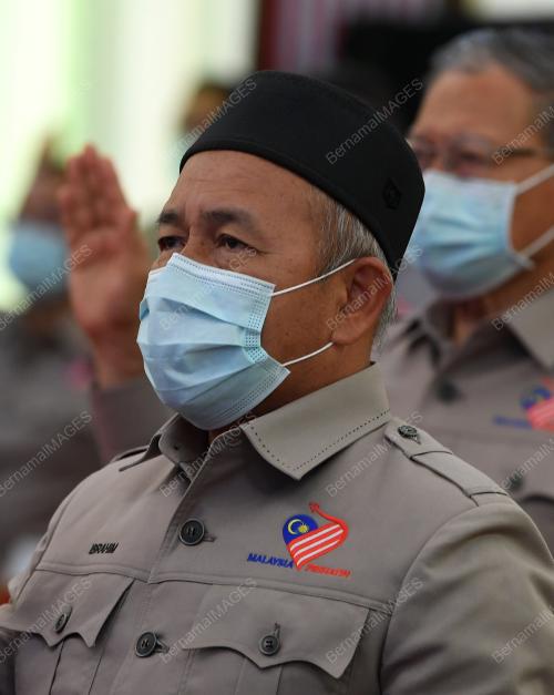 DATUK SERI TUAN IBRAHIM TUAN MAN