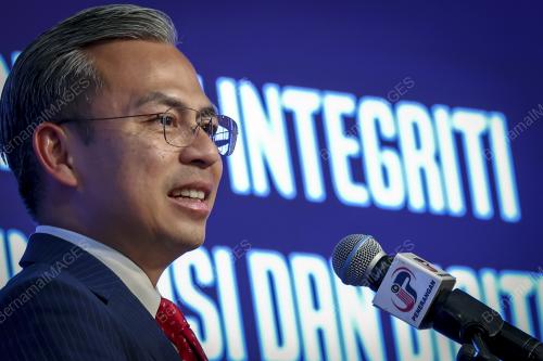 FAHMI FADZIL
