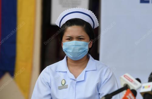 PETUGAS BARISAN HADAPAN