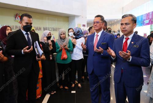 AHMAD FAHMI MOHAMED FADZIL