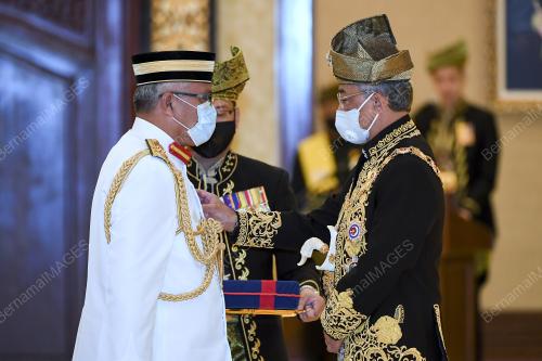 AL-SULTAN ABDULLAH RI'AYATUDDIN AL-MUSTAFA BILLAH SHAH 