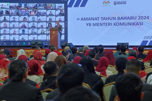 FAHMI FADZIL