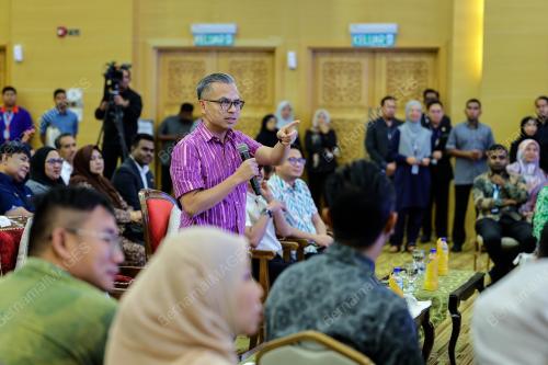 FAHMI FADZIL