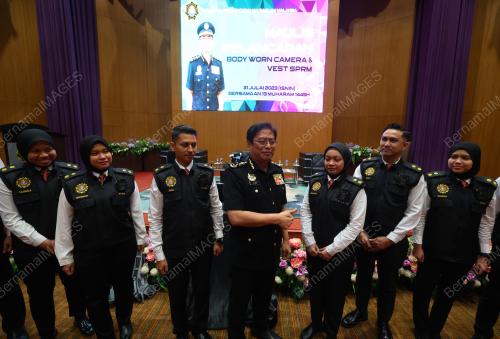 TAN SRI AZAM BAKI