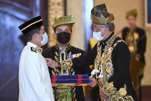 AL-SULTAN ABDULLAH RI'AYATUDDIN AL-MUSTAFA BILLAH SHAH 