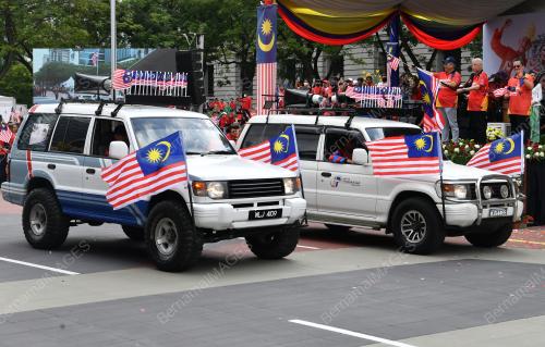 DATUK SERI ISMAIL SABRI YAAKOB