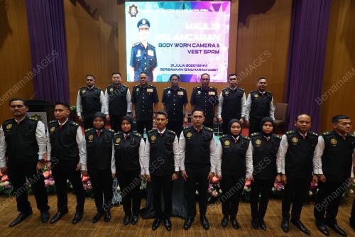PEMAKAIAN VEST BODY WORN CAMERA SPRM