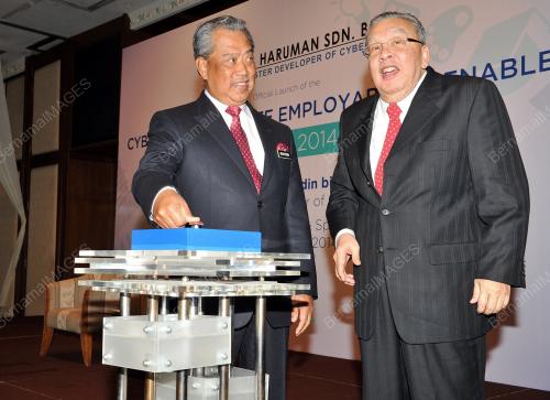 PTJ49_02092014_GRADUAN