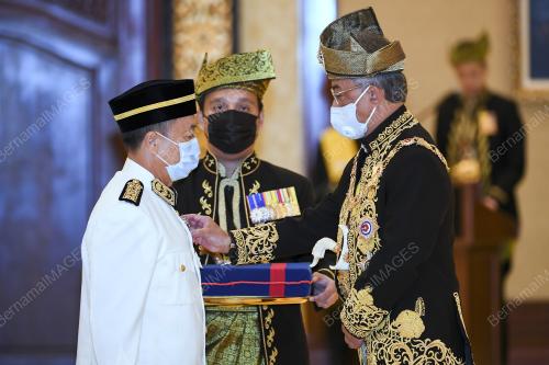 AL-SULTAN ABDULLAH RI'AYATUDDIN AL-MUSTAFA BILLAH SHAH 