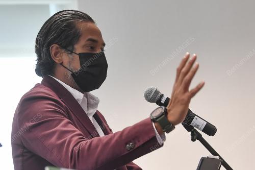 KHAIRY JAMALUDDIN