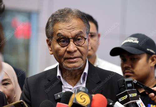 DATUK SERI DR DZULKEFLY AHMAD