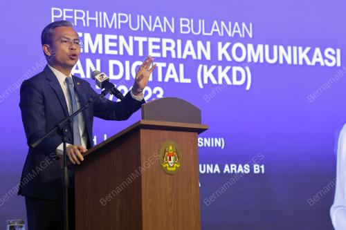 FAHMI FADZIL