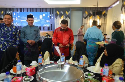 TAN SRI MOHD ZUKI ALI