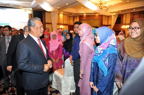 PTJ51_02092014_GRADUAN