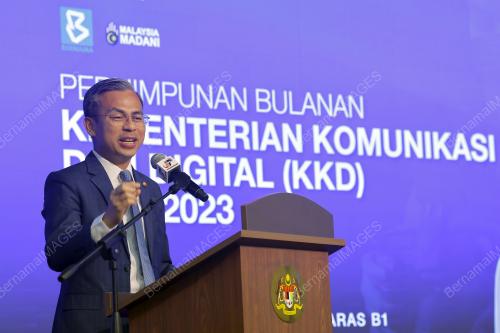 FAHMI FADZIL