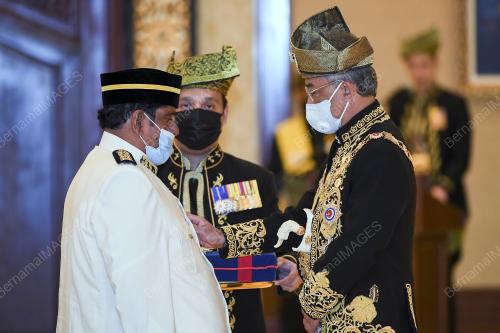 AL-SULTAN ABDULLAH RI'AYATUDDIN AL-MUSTAFA BILLAH SHAH 