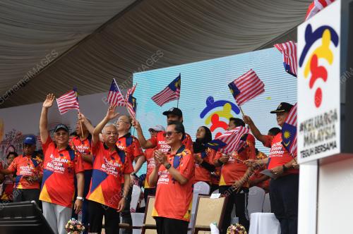 DATUK SERI ISMAIL SABRI YAAKOB