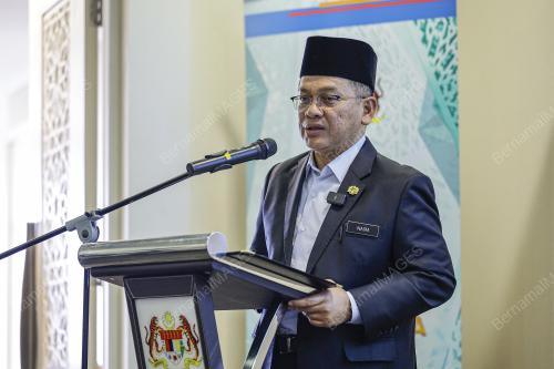 DATUK DR MOHD NA'IM MOKHTAR