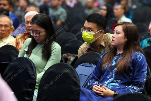 PROF EMIRITA TAN SRI DR MAZLAN OTHMAN