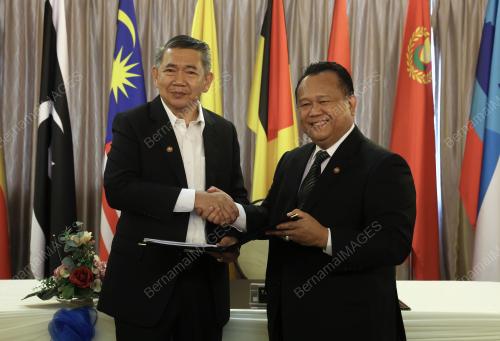 DATUK SERI SALAHUDDIN AYUB