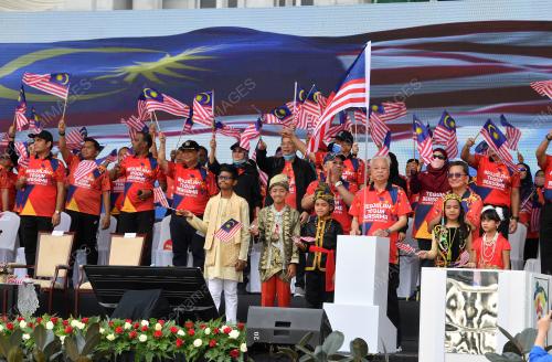 DATUK SERI ISMAIL SABRI YAAKOB