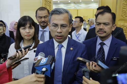 FAHMI FADZIL