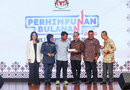 DATUK FAHMI FADZIL