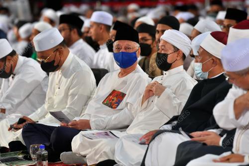 DATUK SERI ISMAIL SABRI YAAKOB