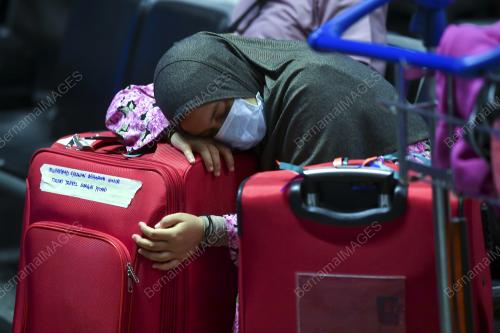 JEMAAH UMRAH TERKANDAS DI KLIA