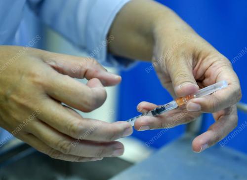 SUNTIKAN VAKSIN BARISAN HADAPAN