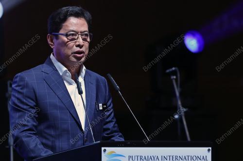 TAN SRI AZAM BAKI