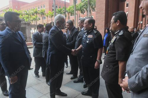 DATUK SERI HAMZAH ZAINUDDIN