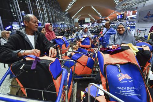 JEMAAH UMRAH TERKANDAS DI KLIA