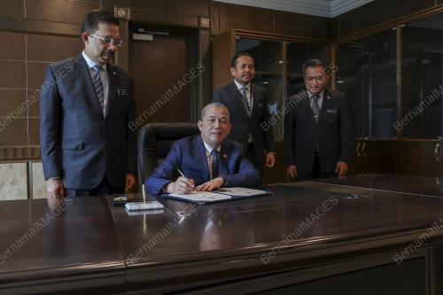 DATUK SERI FADILLAH YUSOF
