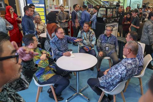 DATUK SERI ANWAR IBRAHIM