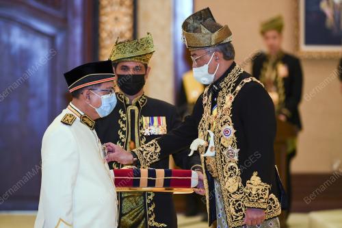 AL-SULTAN ABDULLAH RI'AYATUDDIN AL-MUSTAFA BILLAH SHAH 