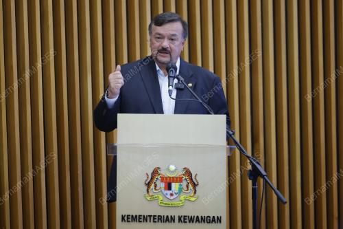 DATUK SERI AMIR HAMZAH AZIZAN