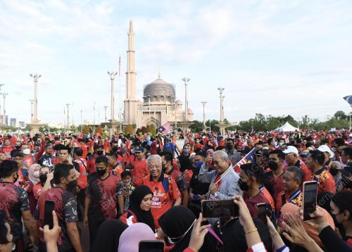 DATUK SERI ISMAIL SABRI YAAKOB