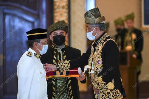 AL-SULTAN ABDULLAH RI'AYATUDDIN AL-MUSTAFA BILLAH SHAH 