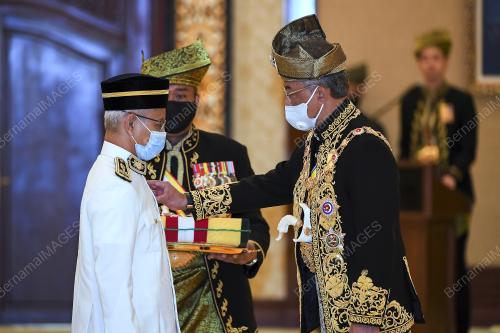 AL-SULTAN ABDULLAH RI'AYATUDDIN AL-MUSTAFA BILLAH SHAH 