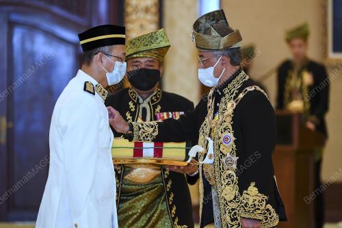 AL-SULTAN ABDULLAH RI'AYATUDDIN AL-MUSTAFA BILLAH SHAH 