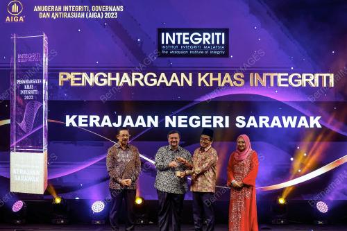 SENATOR DATUK SERI AMIR HAMZAH AZIZAN