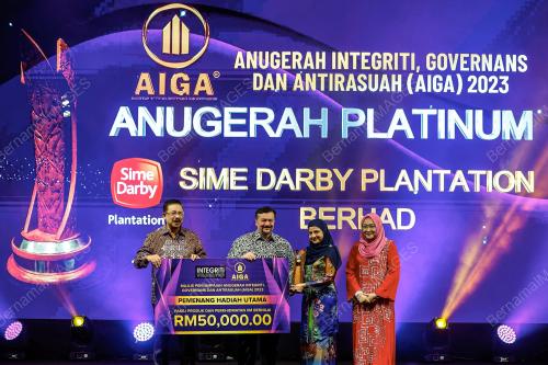 SENATOR DATUK SERI AMIR HAMZAH AZIZAN