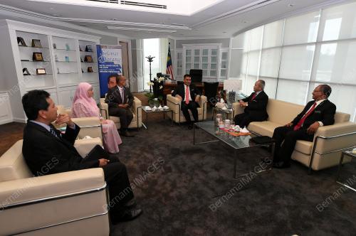 DR MOHD RADZI MD JIDIN