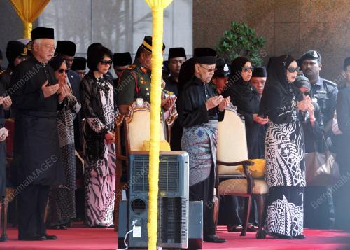 PTJ74_22082014_AGONG_MH17