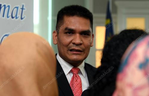 DR MOHD RADZI MD JIDIN