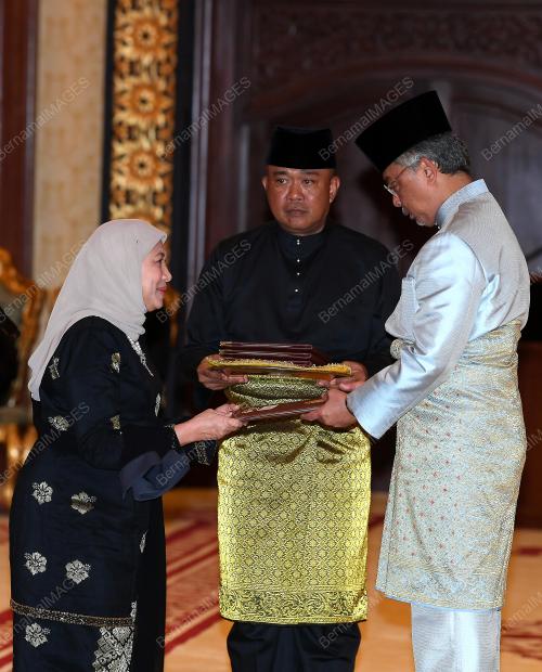 AL-SULTAN ABDULLAH RI'AYATUDDIN AL-MUSTAFA BILLAH SHAH