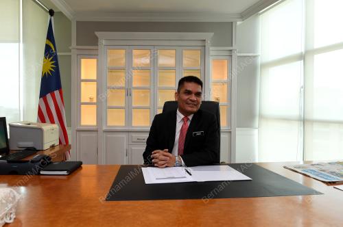DR MOHD RADZI MD JIDIN