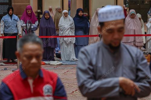 SOLAT HAJAT DAN DOA SELAMAT KESEJAHTERAAN AGONG