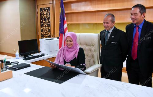 DATUK DR NORAINI AHMAD